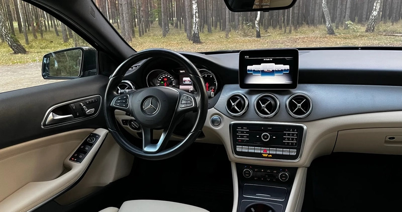 Mercedes-Benz GLA cena 99900 przebieg: 102000, rok produkcji 2018 z Bydgoszcz małe 529